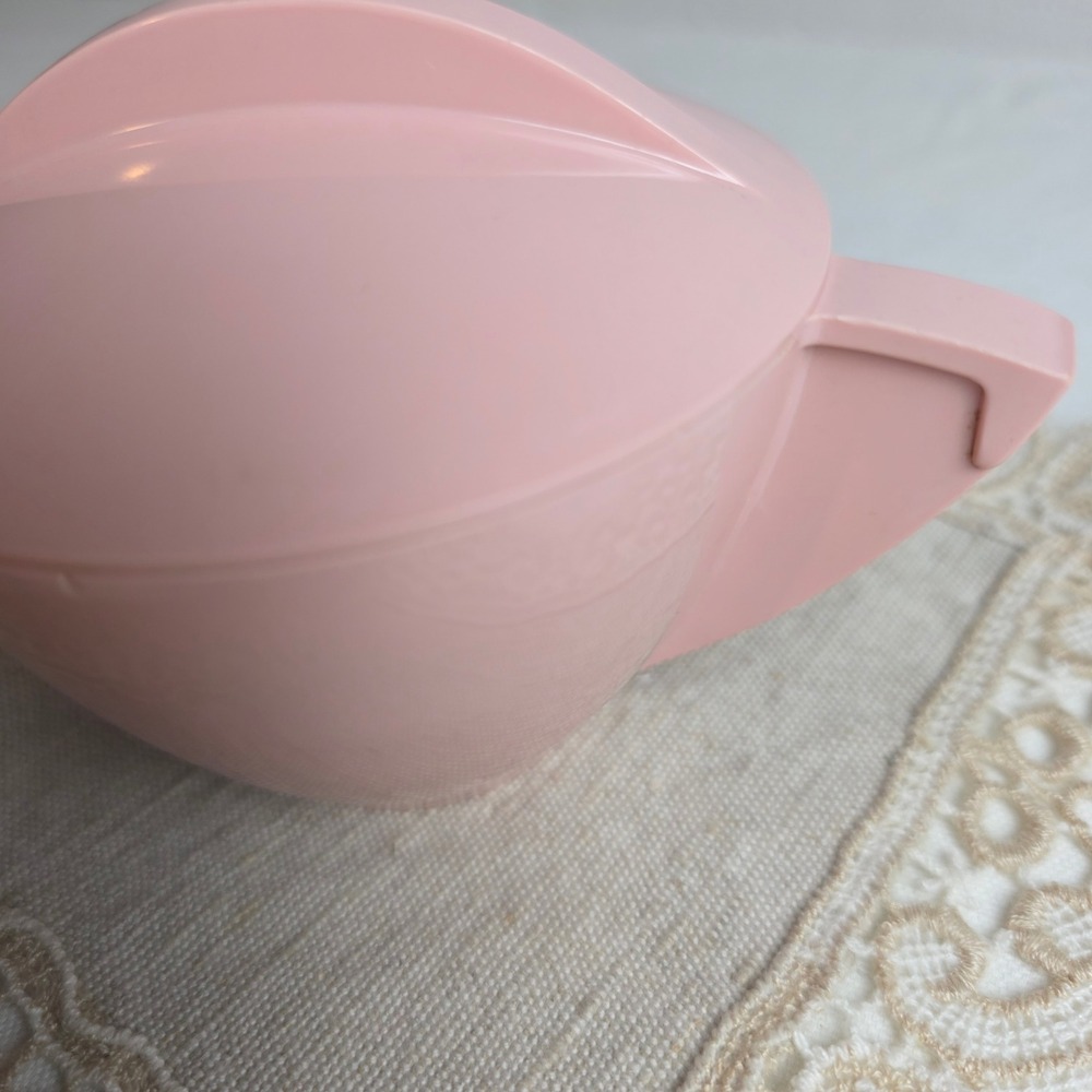 Vintage Mallo-Ware Pink Melamine Sugar Bowl with Lid and Creamer Set MCM Chicago - Picture 3 of 14